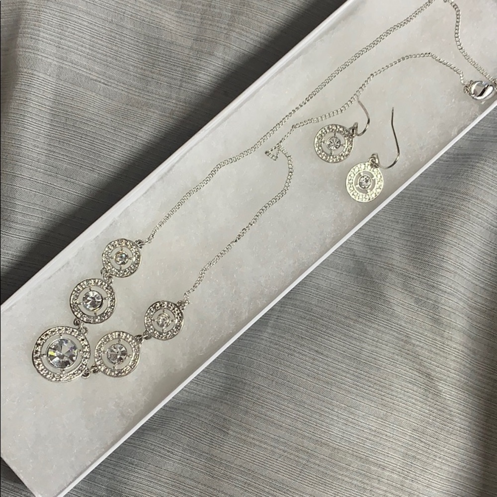 Avon necklace and earrings